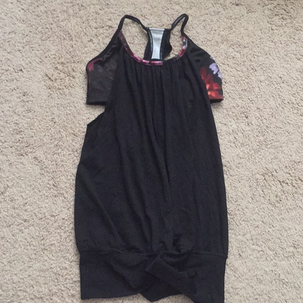 Lululemon tank w/built in bra, size 4